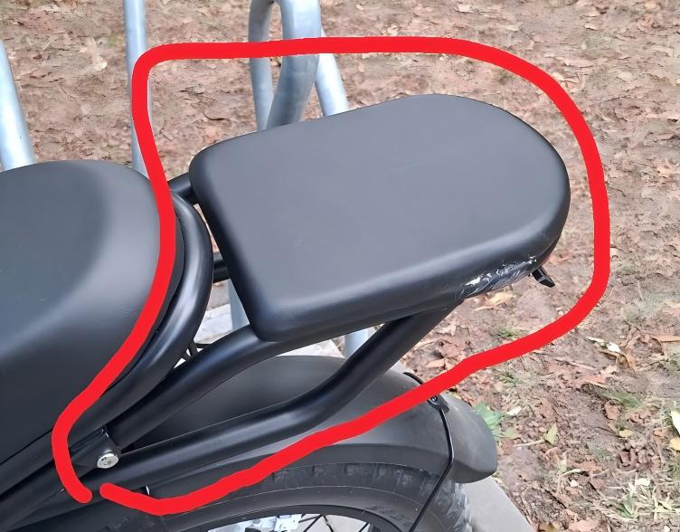 BK20 Rear Seat + Pad
